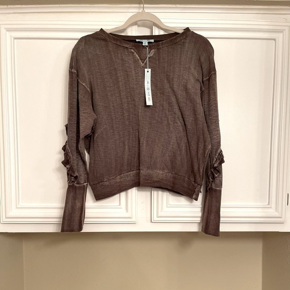 She + Sky Tops - NWT She + Sky Sweatshirt Style Top